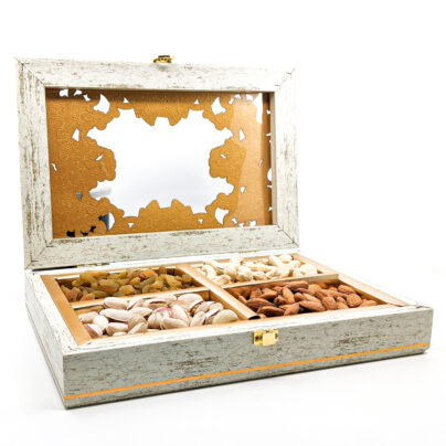 Front view of Wooden Gift Box